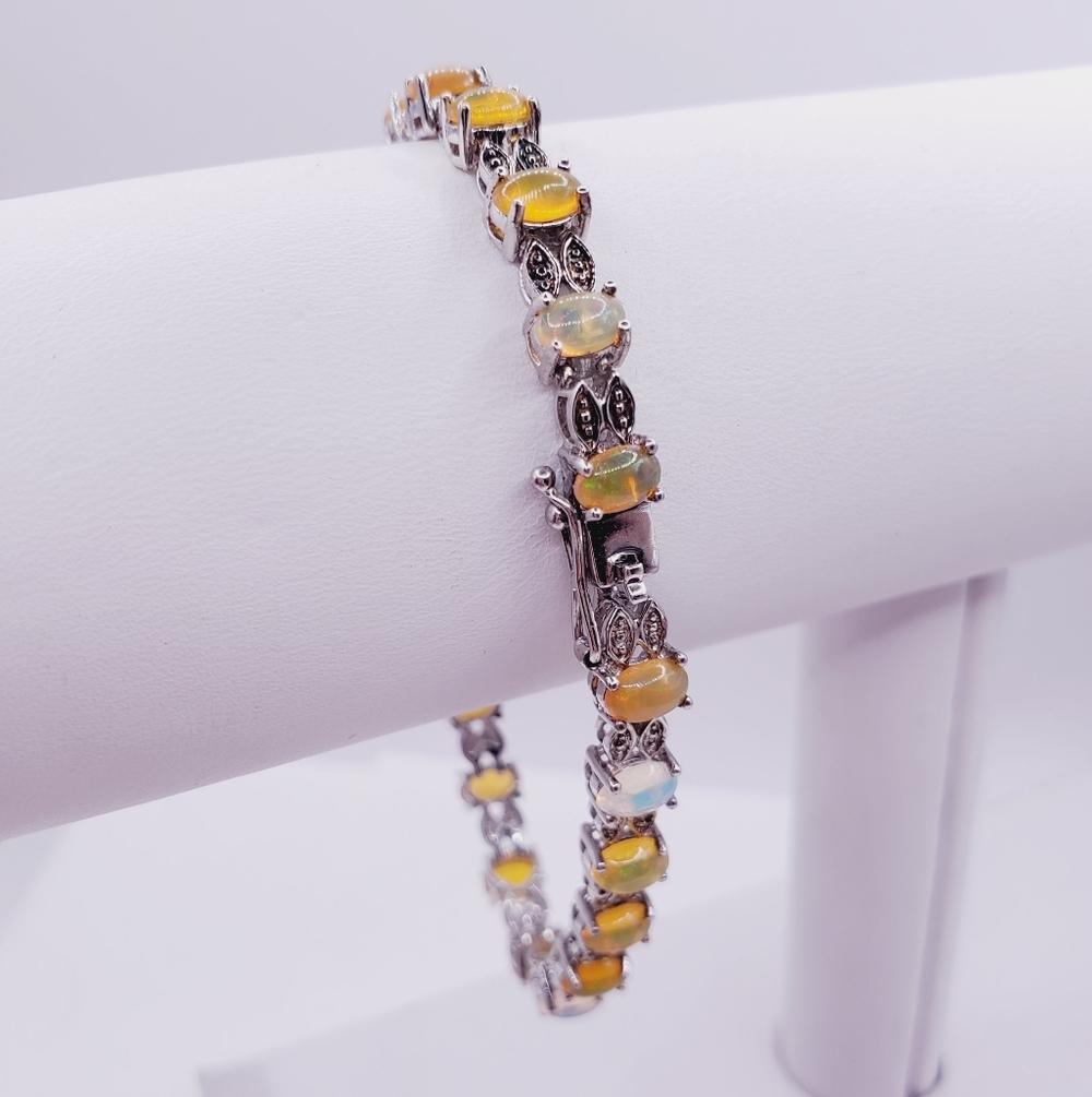 11 Carat Genuine Oval Opal 925 Sterling Silver Bracelet